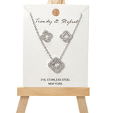 100621, CLOVER CUBIC ZIRCONIA PENDANT NECKLACE