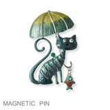 102112, CAT WITH FISH MAGNETIC PIN