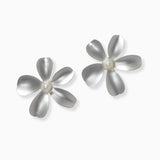 102207, FLOWER WITH PEARL STUD EARRING