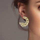 102568, CROISSANT TWISTED METAL HOOP EARRING
