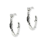 104884, SINGLE PEARL ACCENT BRASS LEAF ROUND HOOP EARRING