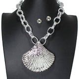 106450, BIG SHELL STATEMENT NECKLACE