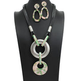 109049, ROUND GEOMETRIC ACRYLIC STATEMENT NECKLACE