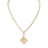109567, HAMMERED CLOVER CHARM PENDANT CHAIN NECKLACE