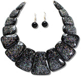 110163, CHUNKY GEOMETRIC RESIN STATEMENT NECKLACE