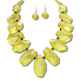 110991, CHUNKY GEOMETRIC ACRYLIC STATEMENT NECKLACE