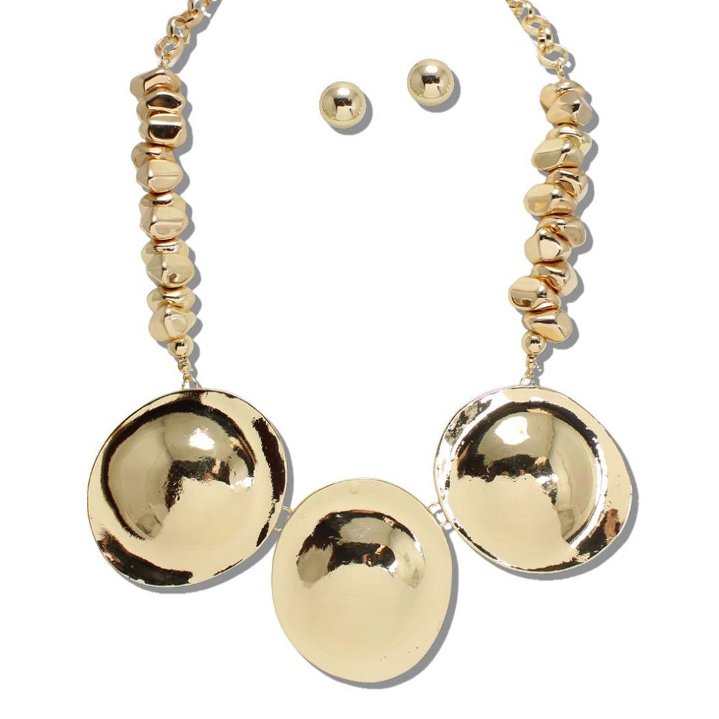 111002, CHUNKY DISC AND NUGGET STATEMENT NECKLACE – GOOD FEELINGS, INC
