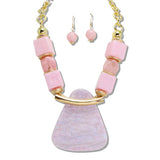 111537, GEOMETRIC RESIN CHUNKY BEADED STATEMENT NECKLACE
