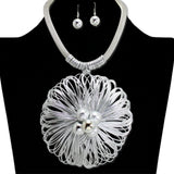 112650, LARGE WIRE WRAPPED ROUND STATEMENT NECKLACE