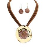 112872, ROUND DISC MARBLED RESIN PENDANT NECKLACE