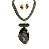 112873, GEOMETRIC STACKED RESIN PENDANT NECKLACE