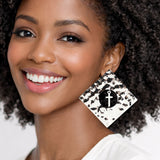 113049, TEXTURED METALLIC GEOMETRIC DIAMOND CROSS STATEMENT EARRINGS