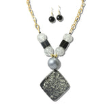 113270, CHUNKY FLECKED RESIN RHOMBUS NECKLACE
