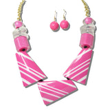 113782, GEOMETRIC STRIPED RESIN PLATE STATEMENT NECKLACE