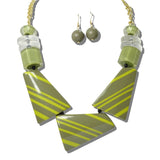 113782, GEOMETRIC STRIPED RESIN PLATE STATEMENT NECKLACE