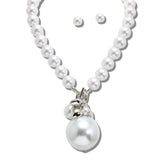 113846, OVERSIZED CLUSTER PENDANT PEARL BEAD TOGGLE NECKLACE