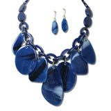 YNE5646BL_AJ 21 · Marbled Resin Statement Necklace Set – Blue