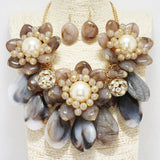 88077, CHUNKY SEMI PRECIOUS STONE FLOWER ACCENT STATEMENT NECKLACE