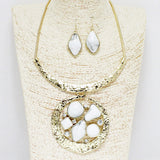 90274, GEOMETRIC CELLULOID ACETATE ACCENT ROUND NECKLACE