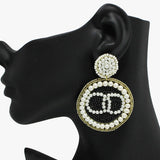 91093, OVERLAPPED CIRCLE ACCENT WITH PEARL & SEED BEADED EARRING