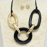 91213, GEOMETRIC ACRYLIC ACCENT WITH HAMMERED METAL NECKLACE