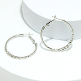 91624, 35MM HAMMERED ACCENT ROUND METAL HOOP EARRING