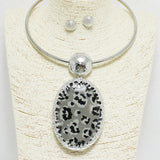93606, OVAL CELLULOID ACETATE CHOKER NECKLACE