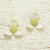 94198, RESIN FLOWER STUD EARRING
