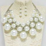 94532, CHUNKY PEARL STATEMENT NECKLACE
