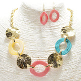 95366, GEOMETRIC GLITTER CELLULOID ACETATE WITH HAMMERED METAL NECKLACE