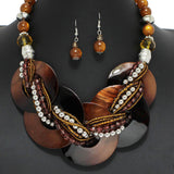 96768, ROUND SHELL WITH BEADED NECKLACE