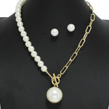 97124, HALF PEARL WITH CHAIN TOGGLE NECKLACE