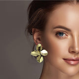 98454, GOLD DIPPED BRASS, WINDMILL FLOWER EARRING
