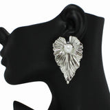 99033, PEARL ACCENT LEAF METAL EARRING