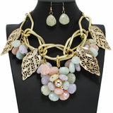 99040, RESIN STONE FLOWER STATEMENT NECKLACE