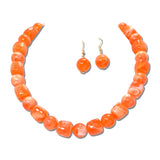 Chunky Resin Cube Round Bead Necklace – Gold/Orange · MNE8854OR_PK _DSC8669