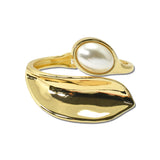 Oval Pearl Hinged Bangle Bracelet – Gold/Cream · BC-0505-2CR_RZ _DSC8775
