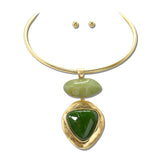 Gold Tone Resin Pendant Collar Necklace Set – Gold/Green · YNE5656GGN_AJ _DSC9298
