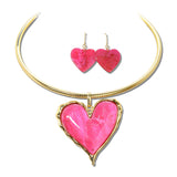 Marbled Acrylic Heart Collar Necklace Set – Gold/Fuchsia · YNE5650GFS_AJ _DSC9301