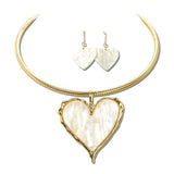 Marbled Acrylic Heart Collar Necklace Set – Gold/White · YNE5650GWT_AJ _DSC9302