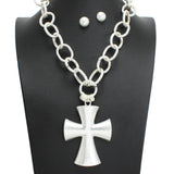 107752, BIG CROSS CHARM ACCENT STATEMENT NECKLACE